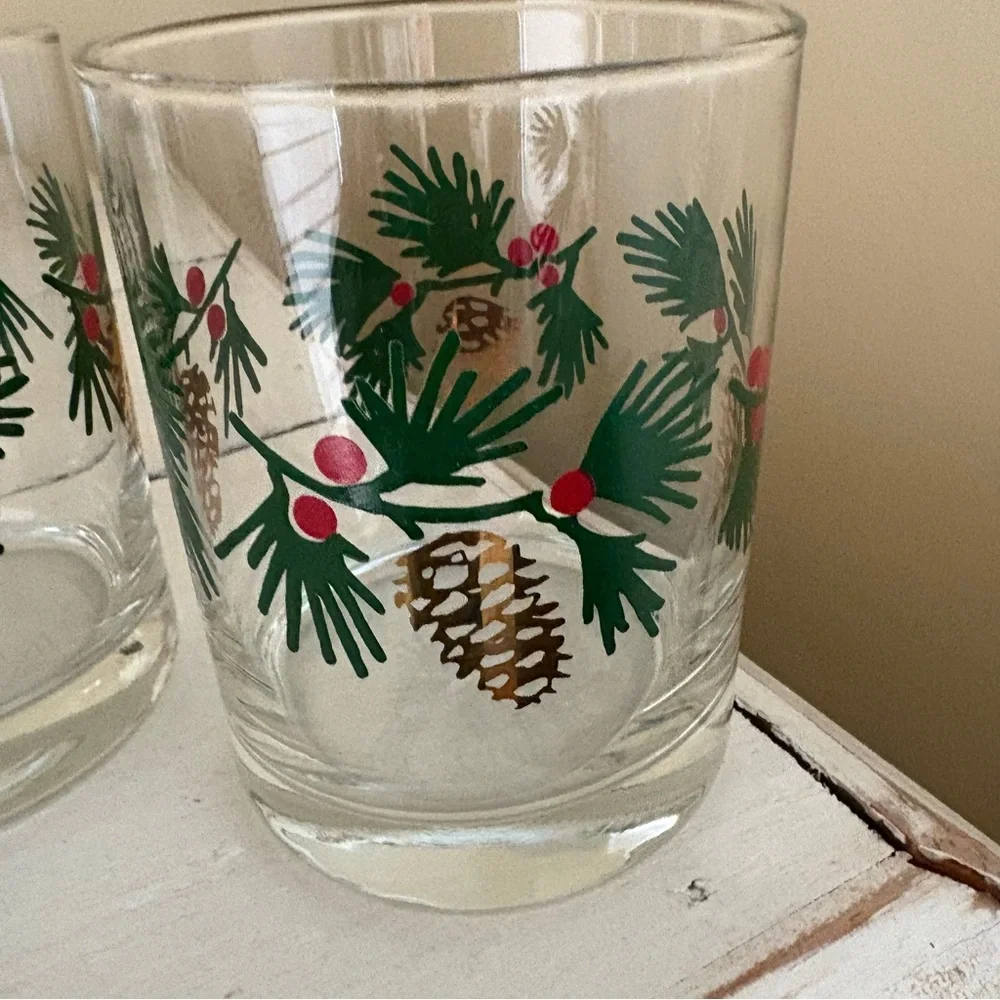 4 Crate and Barrel Pinecone & Berry Holiday Double Old Fashioned Glasses